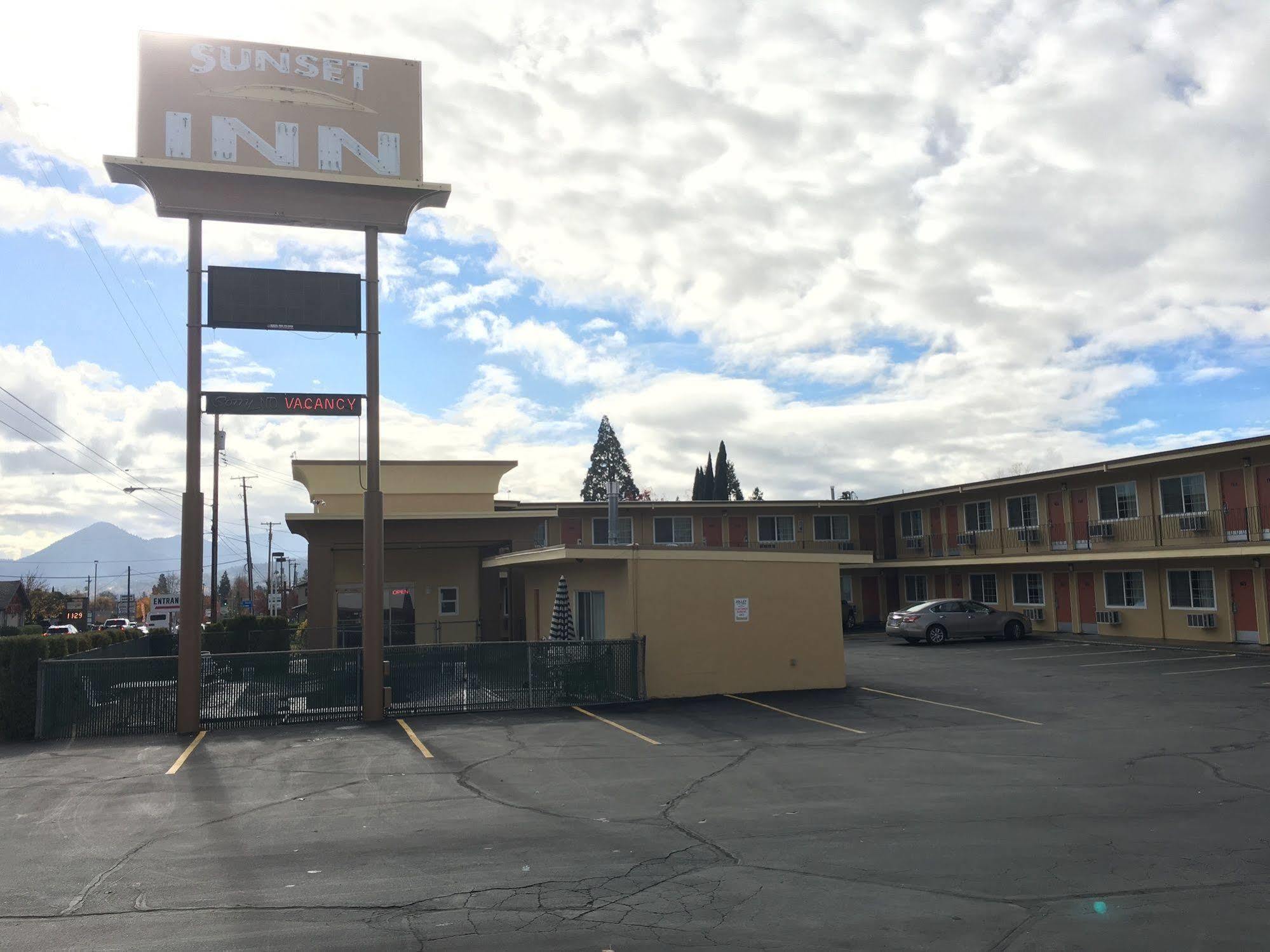 Sunset Inn Grants Pass Exteriér fotografie